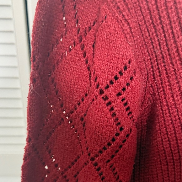V-Neck Burgundy Knit Sweater with Contrast Trim Sz S - Picture 3 of 7